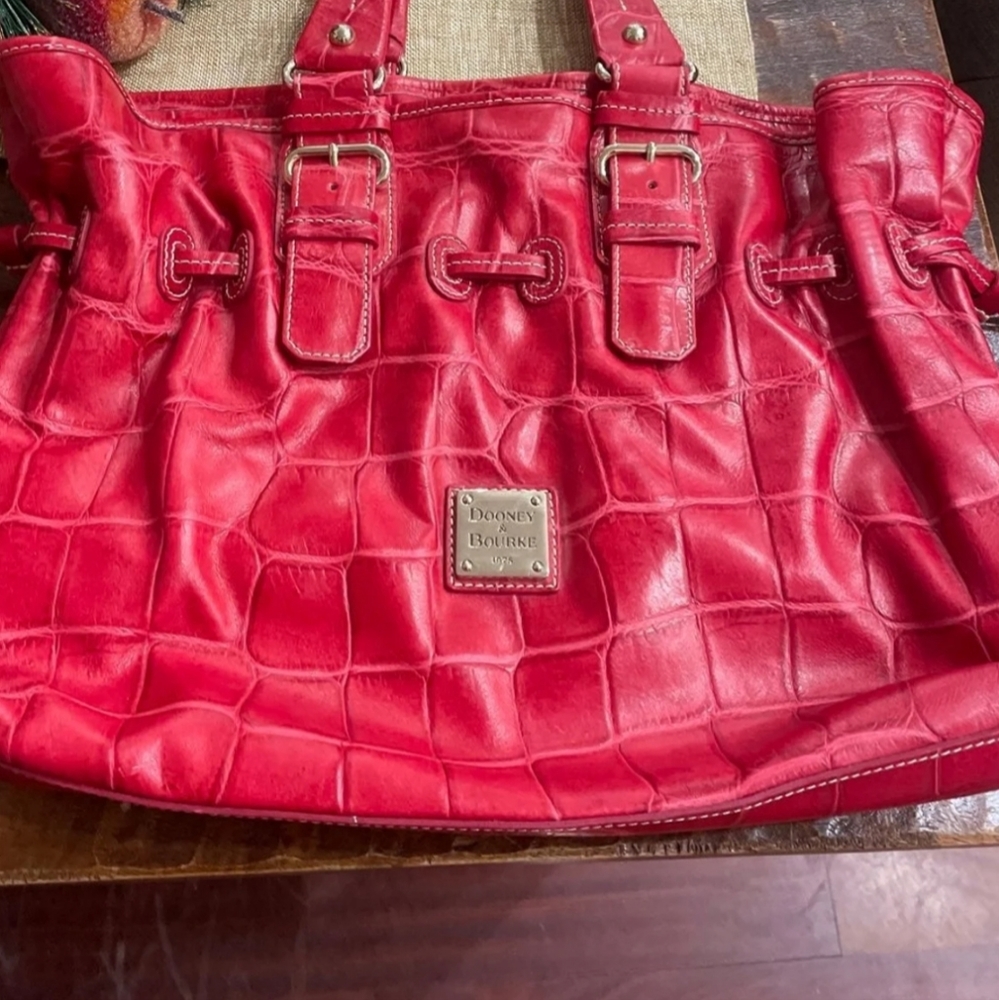 Dooney and Bourke Tote purse and wallet